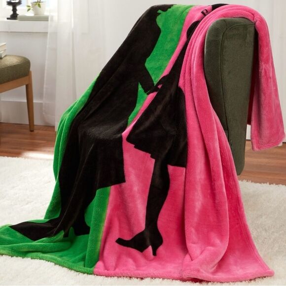 Wicked Silky Faux Fur Throw One Size 60”x 70” Magic Moment Green Pink Black NEW - Picture 4 of 9